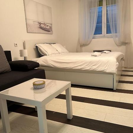 Lana Apartman Belgrado Buitenkant foto