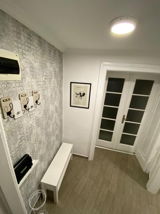Lana Apartman Belgrado Buitenkant foto