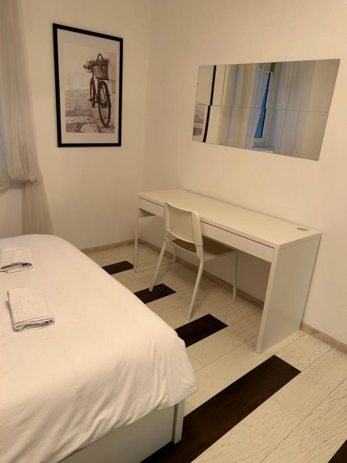 Lana Apartman Belgrado Buitenkant foto