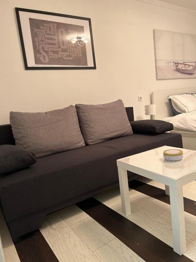 Lana Apartman Belgrado Buitenkant foto