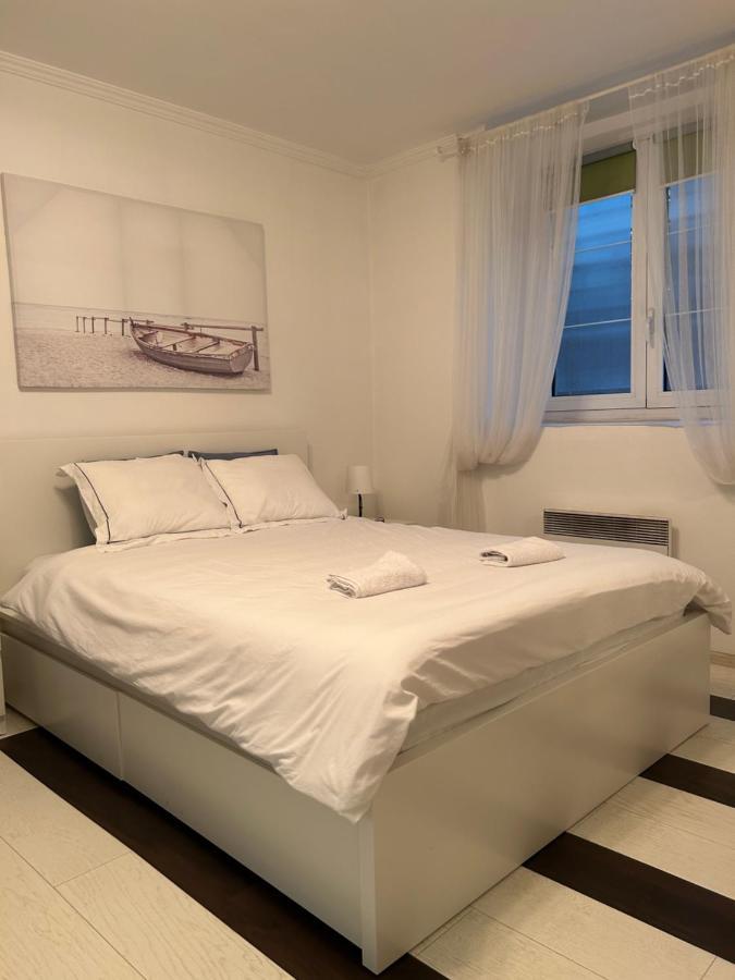 Lana Apartman Belgrado Buitenkant foto